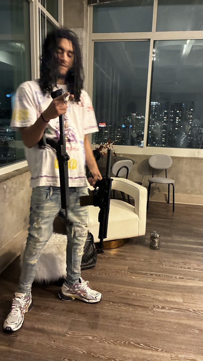 HalfBreedCracker tweet media