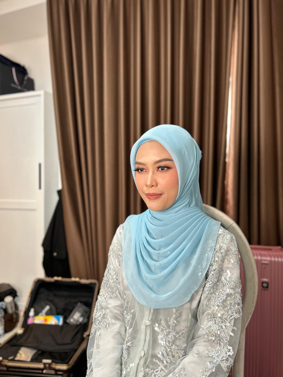 ceweug's tweet photo. @crankygvrl hasil makeup aku dan hijab drapery by team 😁

hijabdo gak sampe 500rb https://t.co/eJXW5rQi4G