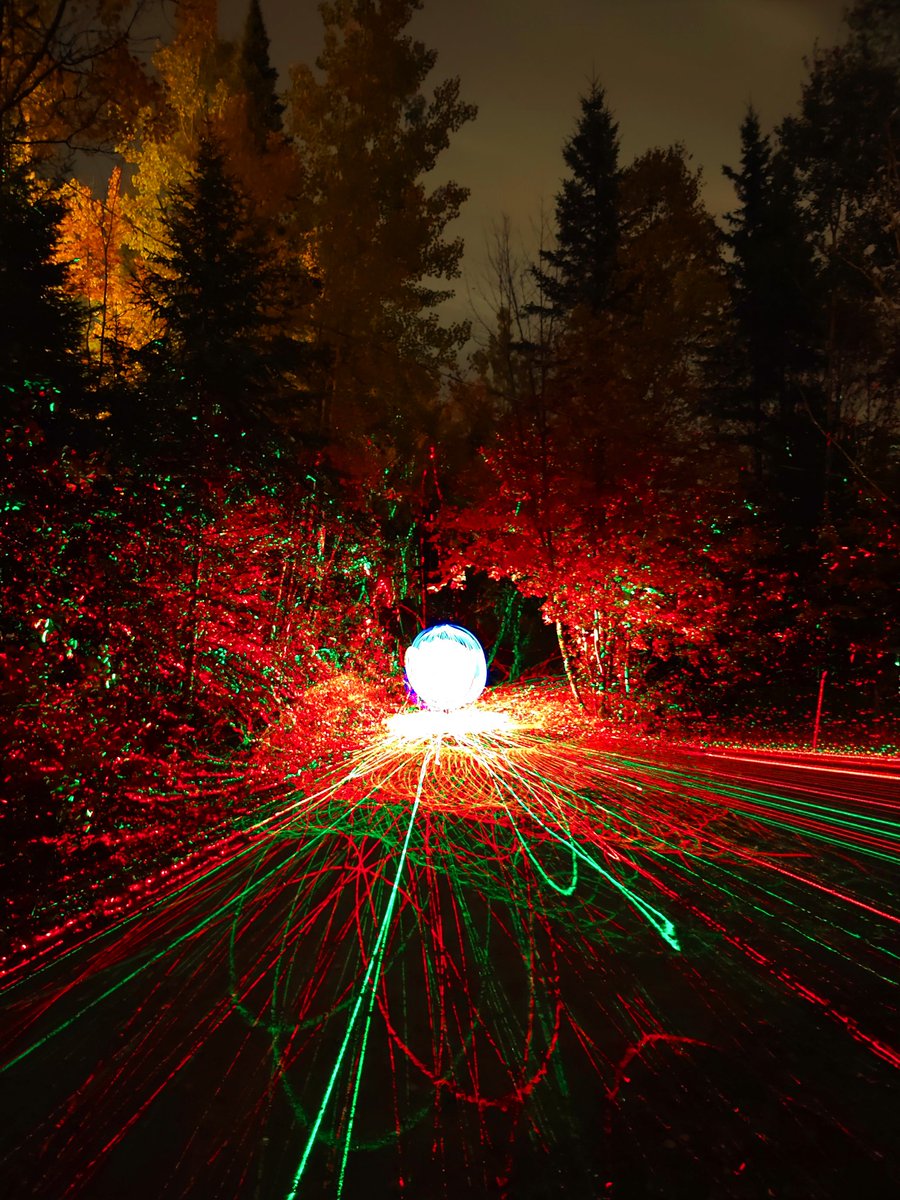 lemaillardpoete's tweet image. ❝There are places where time becomes transparent, where one sees the shadow of things from the future passing by.❞
              — Julien Gracq —
© Maillard
#ShadowIsLight #Time #Future