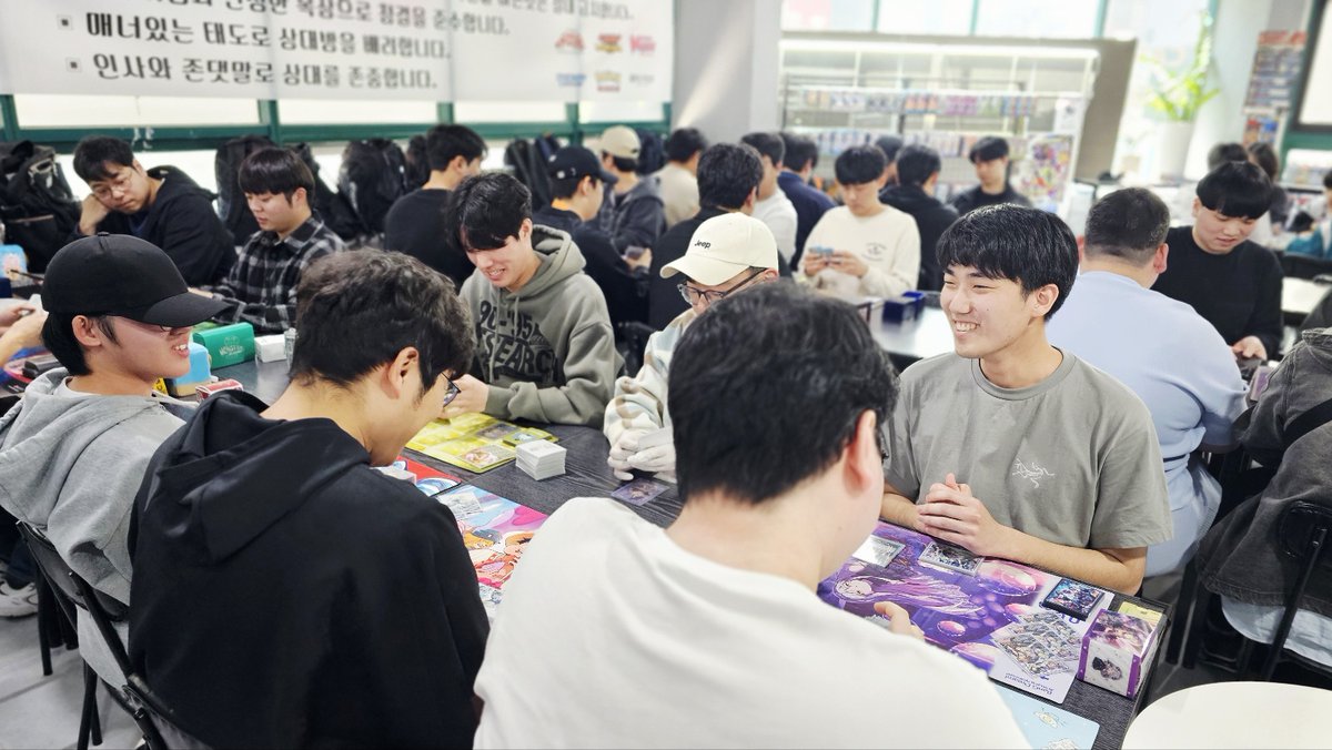 FactoryTCG's tweet photo. [목포 TCG팩토리] 

4월 5일 (일) 제 2회 원피스카드게임 
크로스cs 3on3 in 목포 대회 결과!

참가 팀 : 9팀(27인)

1위 사케 맹세 삼형제

2위 지바오 기간트를 부탁해!

3위 블랙 D. 몽키

4위 운 고릴라

함께 해주신 분들 모두 수고하셨습니다.

감사합니다. https://t.co/kefD10nDCc