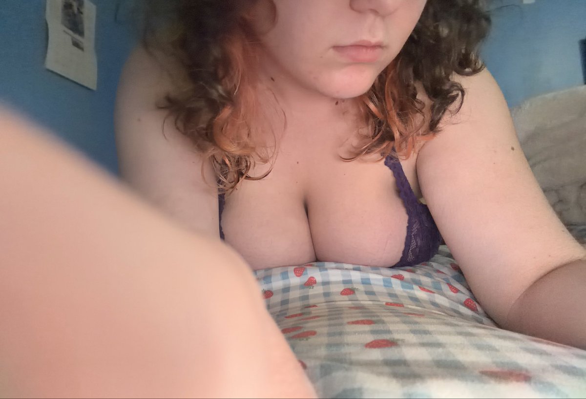 rascalownsu's tweet photo. [insert something suggestive and funny and makes you want to jack off to me]

#nsfw #boobs #useme https://t.co/FCjsv2p9fD