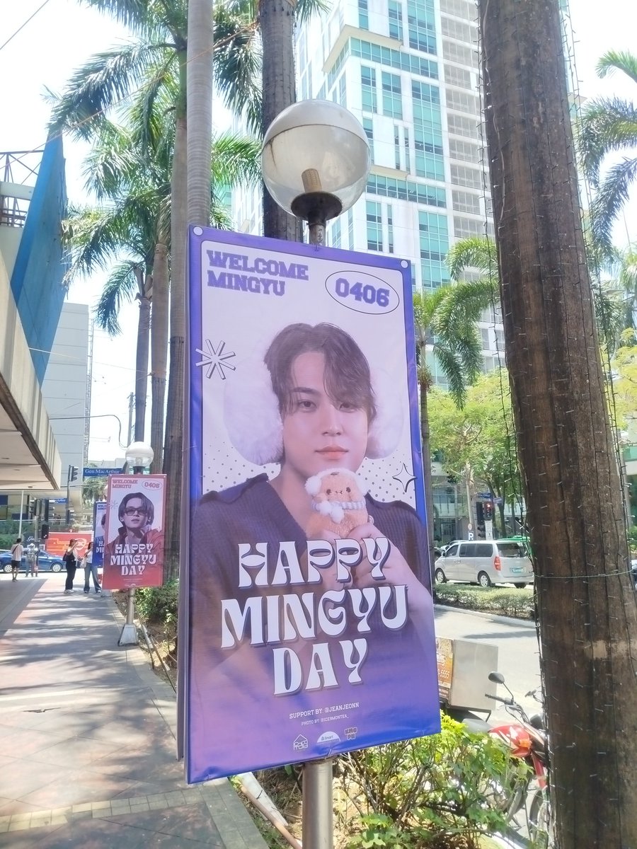 boochanyeoly's tweet photo. Yey! See you this Saturday Mingyu! 🫶

ALWAYS HAPPY WITH GYU
#아니_다들조용_오늘민규생일
#OurSunriseMINGYUday @pledis_17
#SNICKERSwithMINGYU
@urijib_mw @Gyuldaengies_PH https://t.co/l8rjtw134L