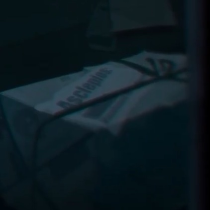 シヲツクエ tweet media