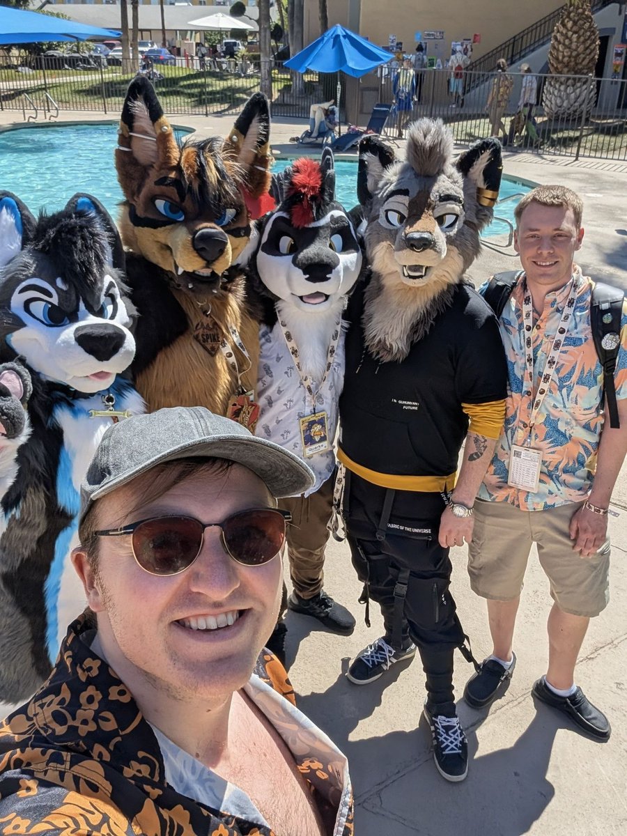 SpikeCoyote's tweet photo. New favorite con just dropped @LasVegasFurCon 

What a great weekend, I cant wait to come back 🥰

Until next time frens ❤️ its time I hit the road 🥲
📸: @Im_Tumbles https://t.co/Va31JkjSVn