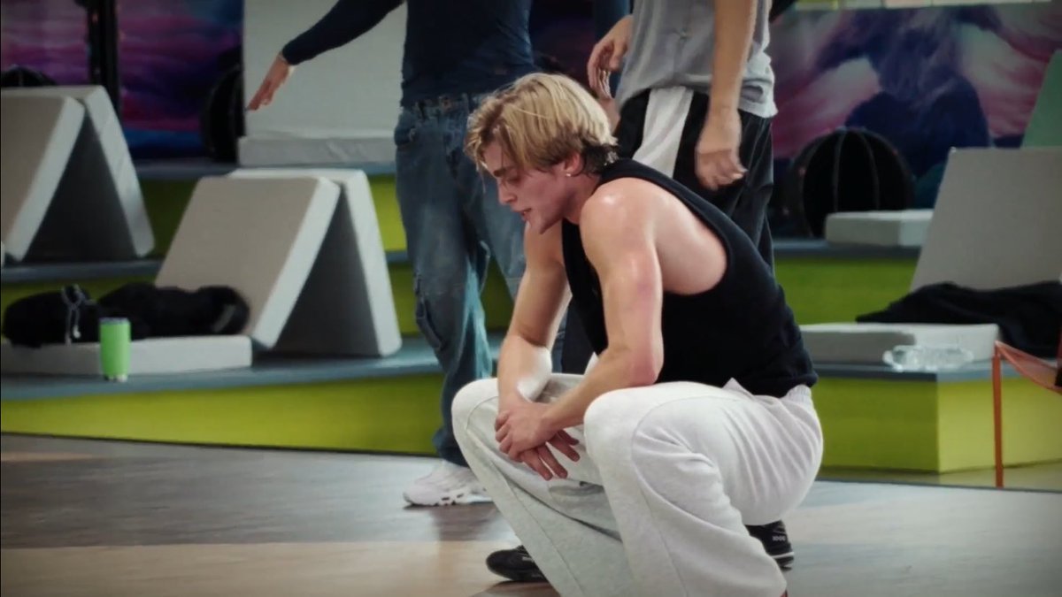 𝙘𝙝𝙚𝙧𝙧𝙮 tweet media