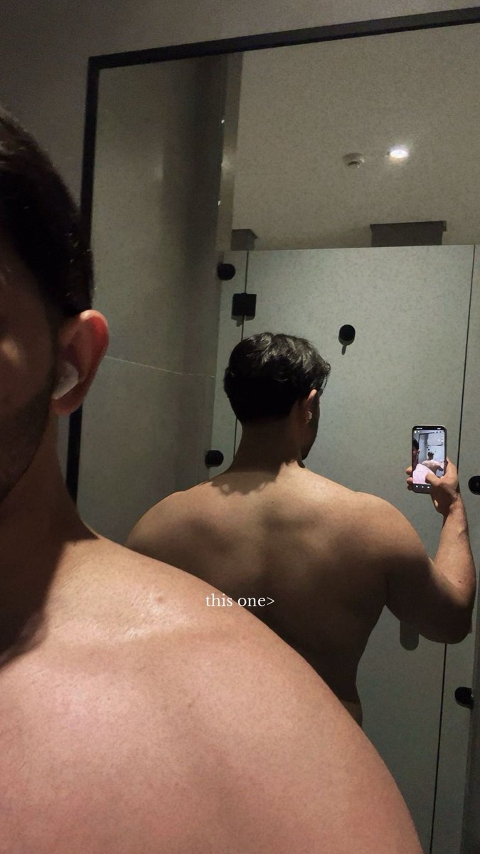 w___mw's tweet photo. Back to reality 🤸🏻😜 https://t.co/YXAF9Oeqmi