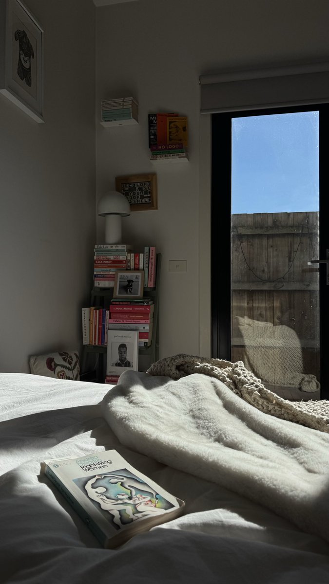 humanities degree defender 💋🗣️ tweet media