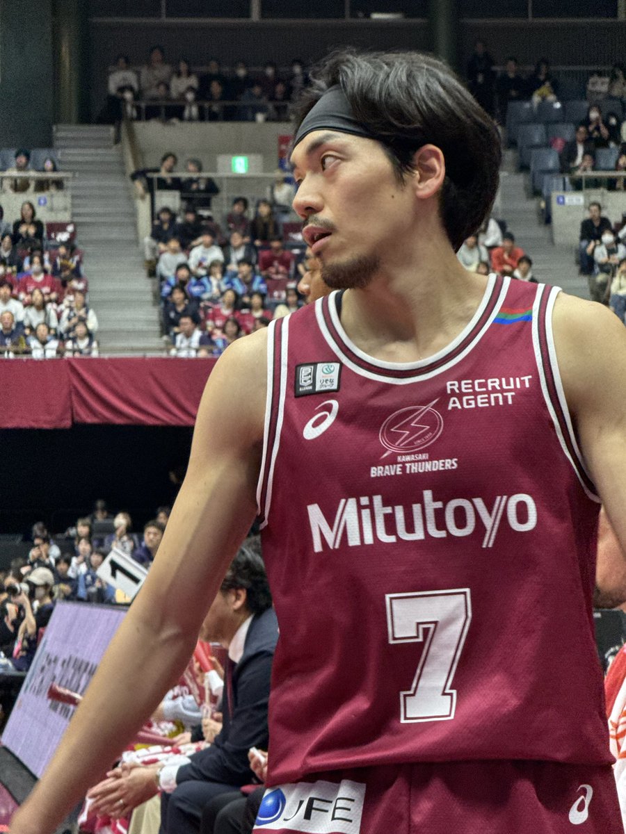 ake3haron's tweet photo. 4/4(土)4/5(日)神奈川ダービー行ってきた　(とどろきアリーナ)
4日は横浜が勝って5日は川崎が勝ったので試合は引き分け🏀
竜青さん上手いしチームを引っ張ってる感すごい👍
イ��ントも楽しめたしロウルがかわいい😍
ロウルもコルスくんもかわいかった♡
#川崎ブレイブサンダース
#神奈川ダービー https://t.co/wdgbJzwYlx