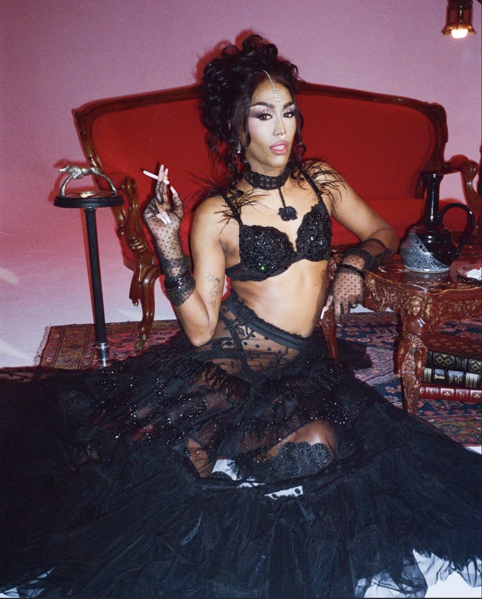 Drag Crave tweet media