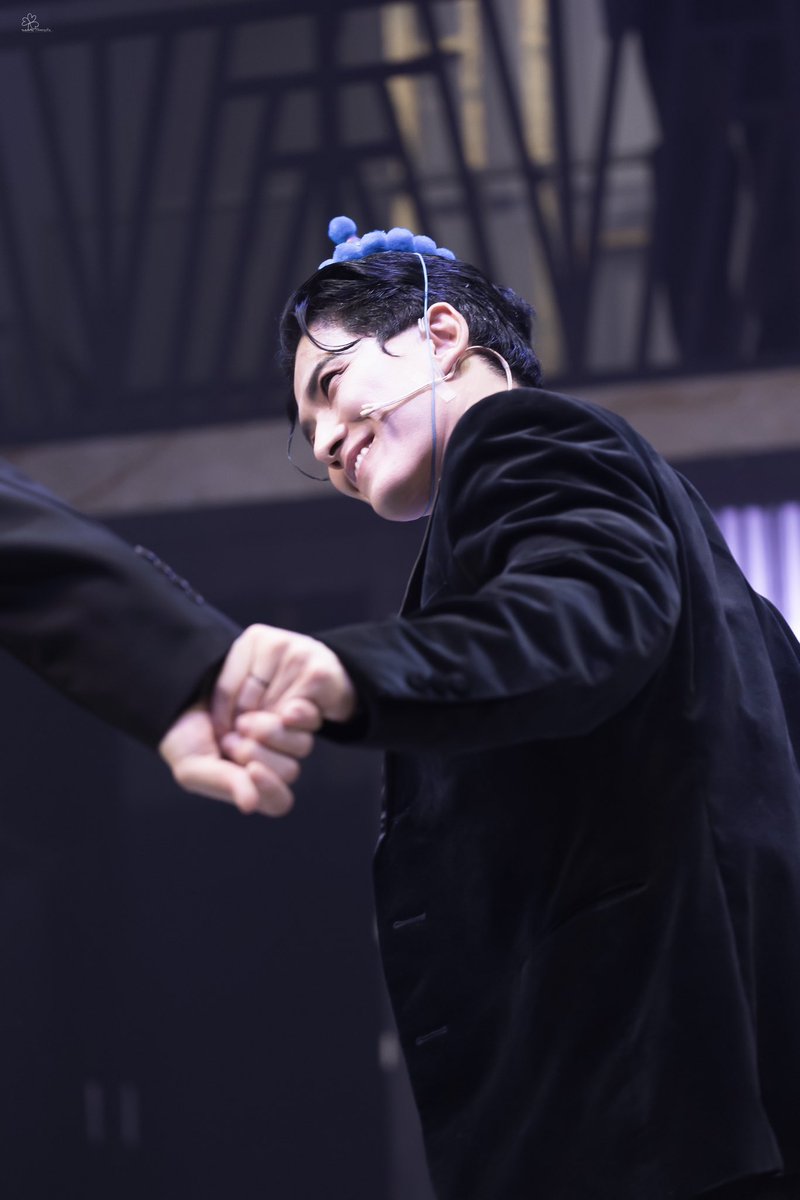 flowerypic's tweet photo. 260404 3:00 뮤지컬 비스티
#정동화 이재현

난 너만 있으면 돼.. https://t.co/cgpLpOELRX