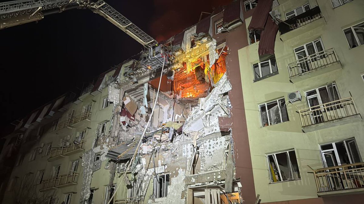 холодовська tweet media