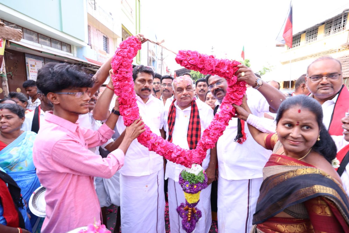 thiagarajan2026's tweet photo. கலைஞர் மகளிர் உரிமை தொகையினை 2000 ரூபாய் என உயர்த்தி வழங்கும் மாண்புமிகு தளபதியார் நல்லாட்சி தொடர கரூர் சட்டமன்ற தொகுதி மத்திய கிழக்கு பகுதி மாரியம்மன் கோவில் மற்றும் குருநாதன் தெரு மக்களிடம் உதயசூரியனுக்கு வாக்கு சேகரித்த போது.

#VoteForDMK https://t.co/BnfFNF8GeP