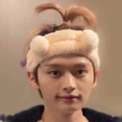 rainbowdash of shedtwt tweet media