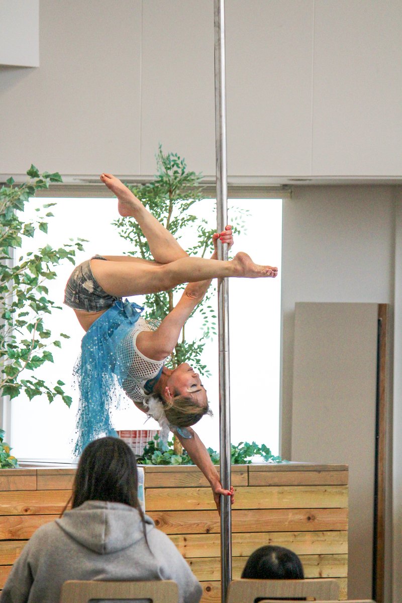 furanomarche's tweet image. 昨日行われたRiyoさんによるポールダンスショー✨
身軽な舞いの中に肉体美を見つつ
その魅力を知った一日となりました。

#dance #events