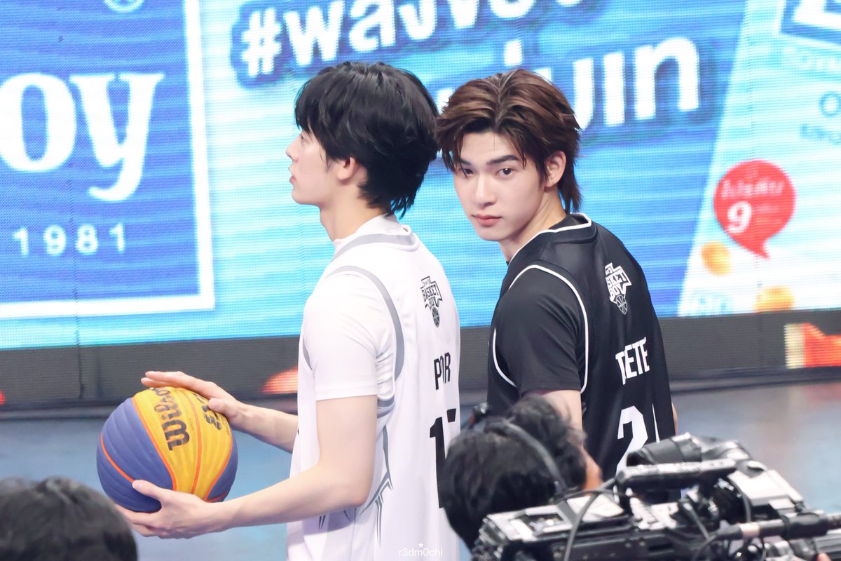 nongred🫕* tweet media