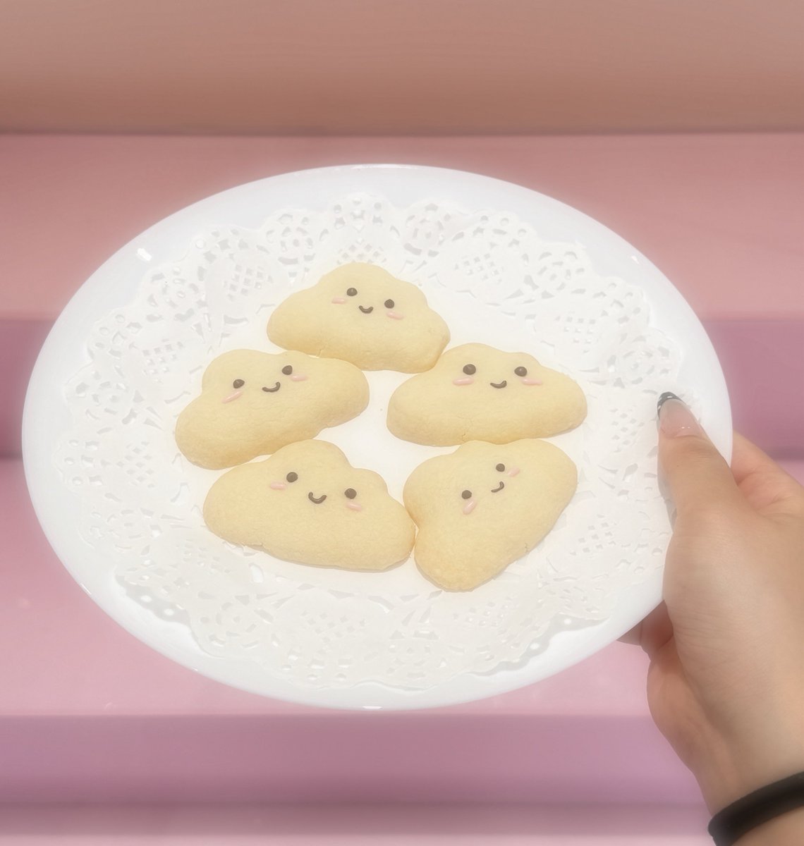 MeromeroCafe tweet media