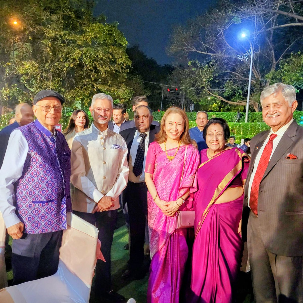 Ved Malik tweet media