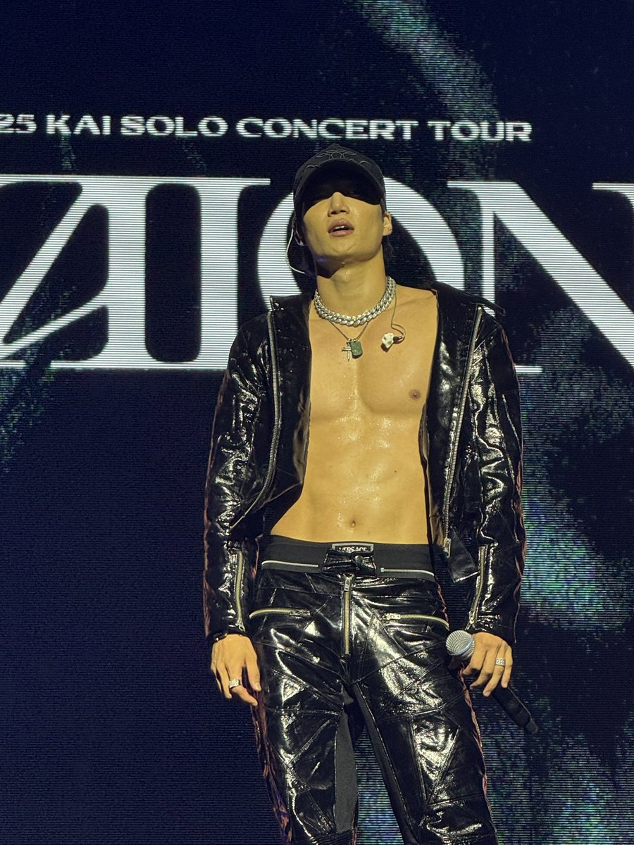 SO MANLY!🫦🩶
#kai #jongin #카이 #종인