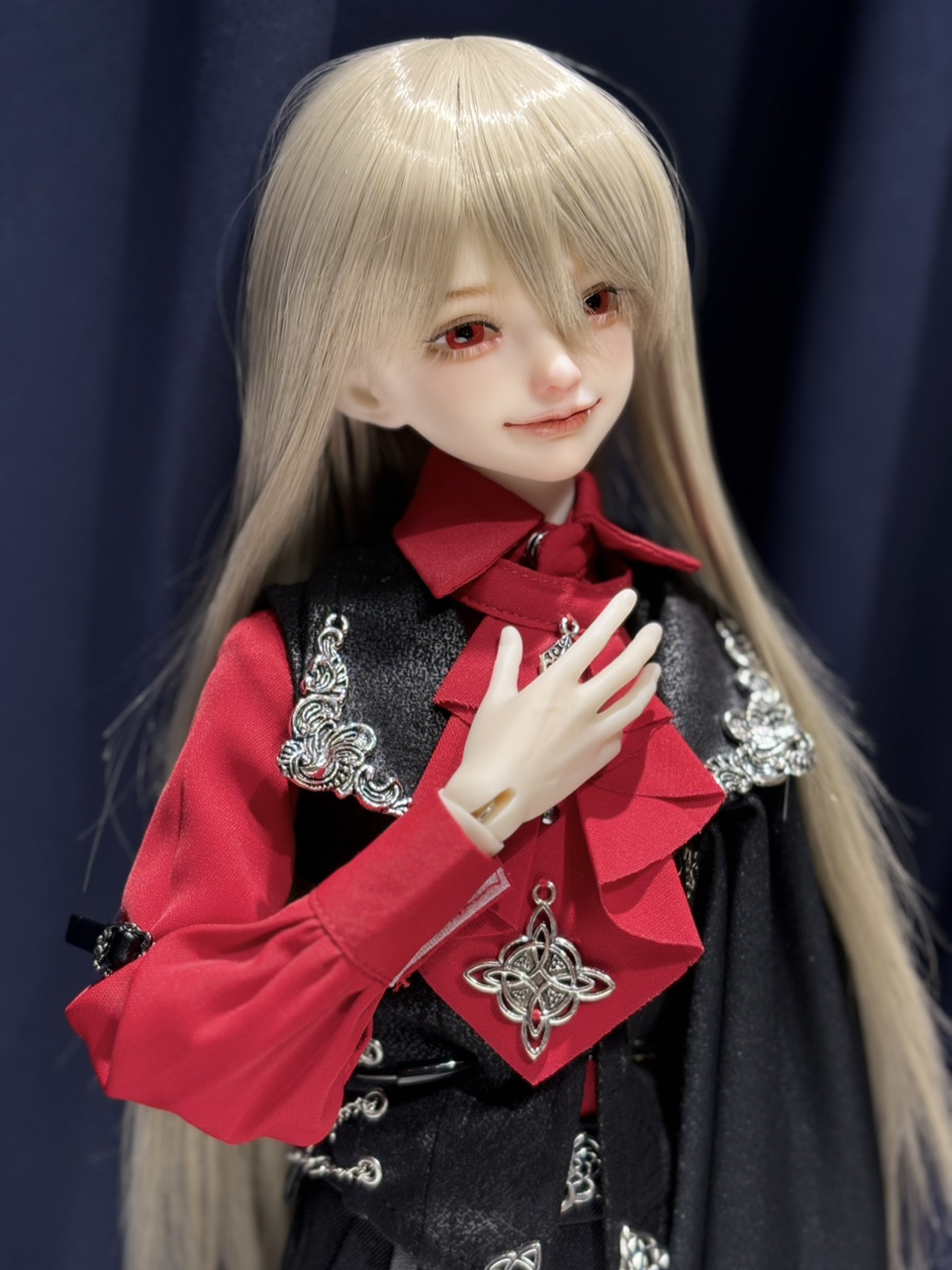 DDollstock's tweet photo. 【DOLKラジオ会館店♢入荷ドール】    
大人気のAsleep Eidolon 様より【Klaus Human Ver.】が入荷しました♪
ニッコリ笑顔からチラリと見える八重歯が印象的な40cmのヴァンパイアの男の子🦇
White Peach Skinでの入荷となります✨

40cm/¥58,200- https://t.co/RNpPpnVFVx