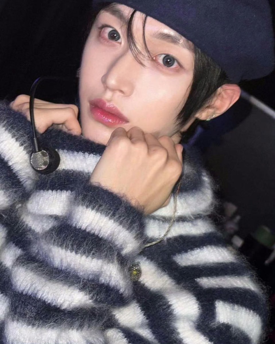 Bin Kardashian Pro Max tweet media