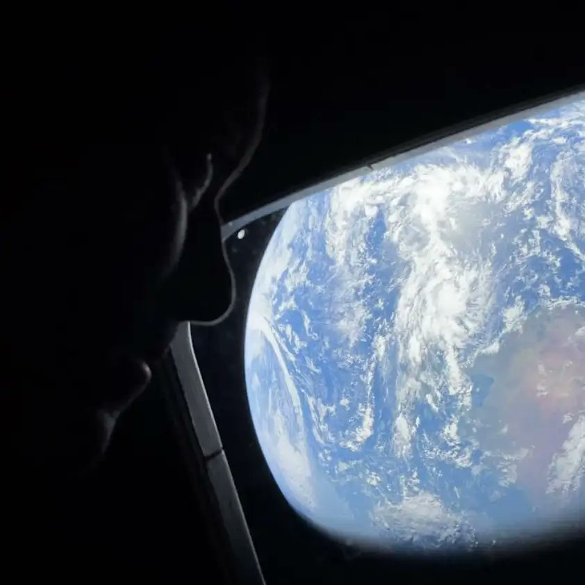 Moonshot0000's tweet photo. Earth. Moon. One frame. ๐๐A breathtaking new view from NASAโs Artemis II missionโhumanityโs path back to deep space is real, and itโs happening now. ๐#WeAreGoingBack #NASA #Orion #SLS #artemisii https://t.co/q18Jqd1KsN