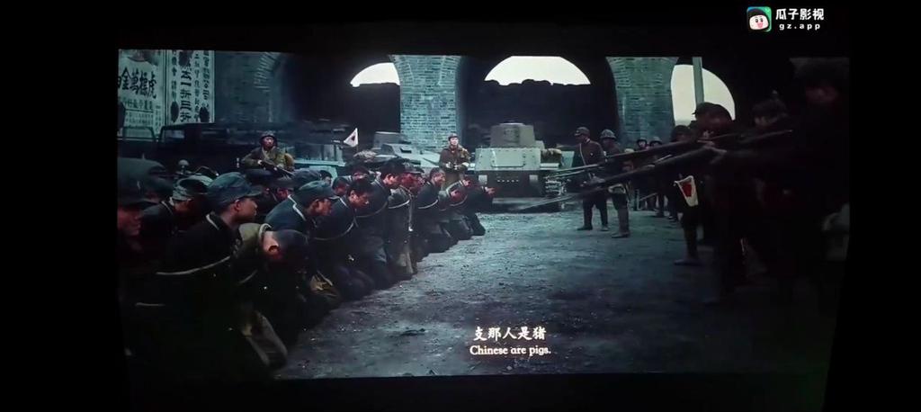《南京大屠杀》横店摄影棚出品!
中国丢人丢大了，所有所谓“南京大屠杀”的“证据”，被揭穿都是横店摄影棚的作品