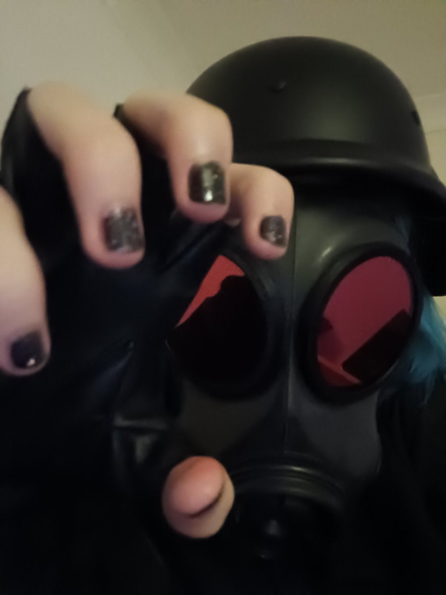 LadyHUNK tweet media