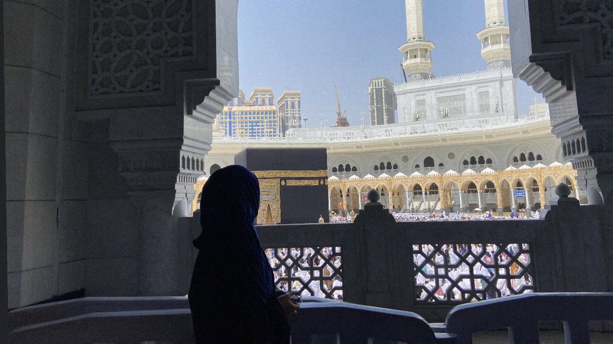 esra🪽 tweet media