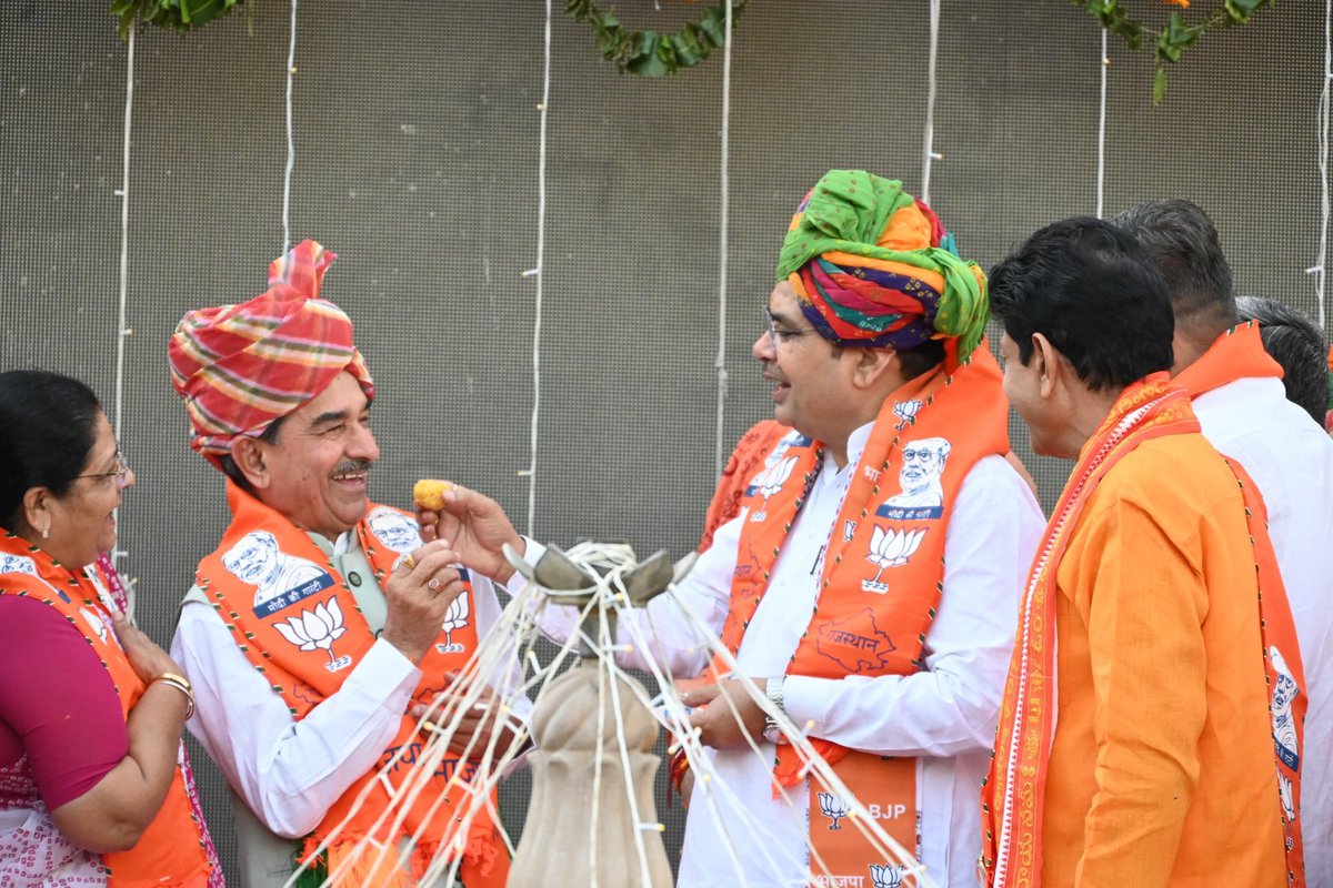 manishpareek23's tweet photo. 📍 प्रदेश भाजपा कार्यालय, जयपुर  

विश्व के सबसे बड़े राजनैतिक दल भारतीय जनता पार्टी के ४७वें स्थापना दिवस के पावन अवसर पर आज प्रदेश भाजपा कार्यालय, जयपुर में गरिमामय कार्यक्रम का आयोजन किया गया। 

@BJP4Rajasthan @BhajanlalBjp @madanrrathore @KumariDiya @gssjodhpur @arjunrammeghwal @ombirlakota @DrSatishPoonia