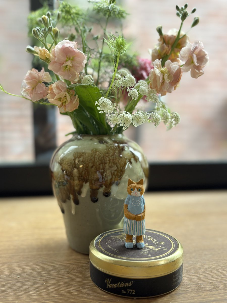 lion_pottery12's tweet photo. @kadoyashiki さんの可愛い木彫り猫ちゃん🐈
ニャンフェス出店でお隣りさんでした。おかげでとても楽しい出店になりました🐾
#ライオン窯の十二月 https://t.co/Vx1MNMrEpm
