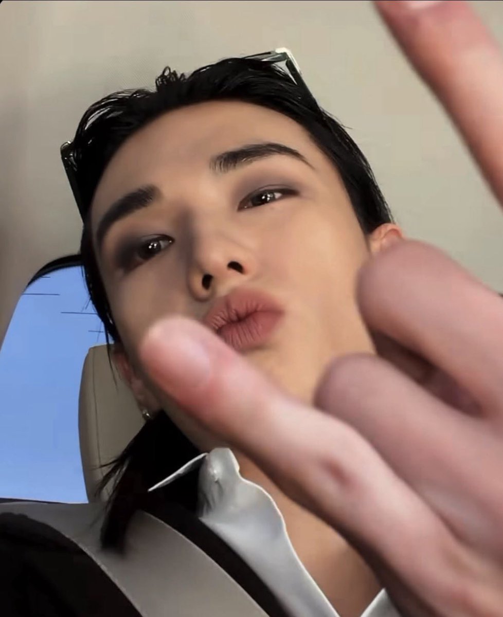 I need to kiss him or I will die