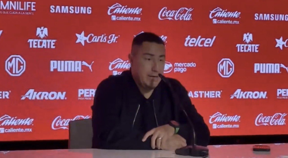 ElG0yit0's tweet photo. "Jugar lindo no quiere decir que vayas a ganar. A veces la mujer más linda a lo mejor no es la que mejor culea."

- Efraín Juárez. https://t.co/8q8h6rA202