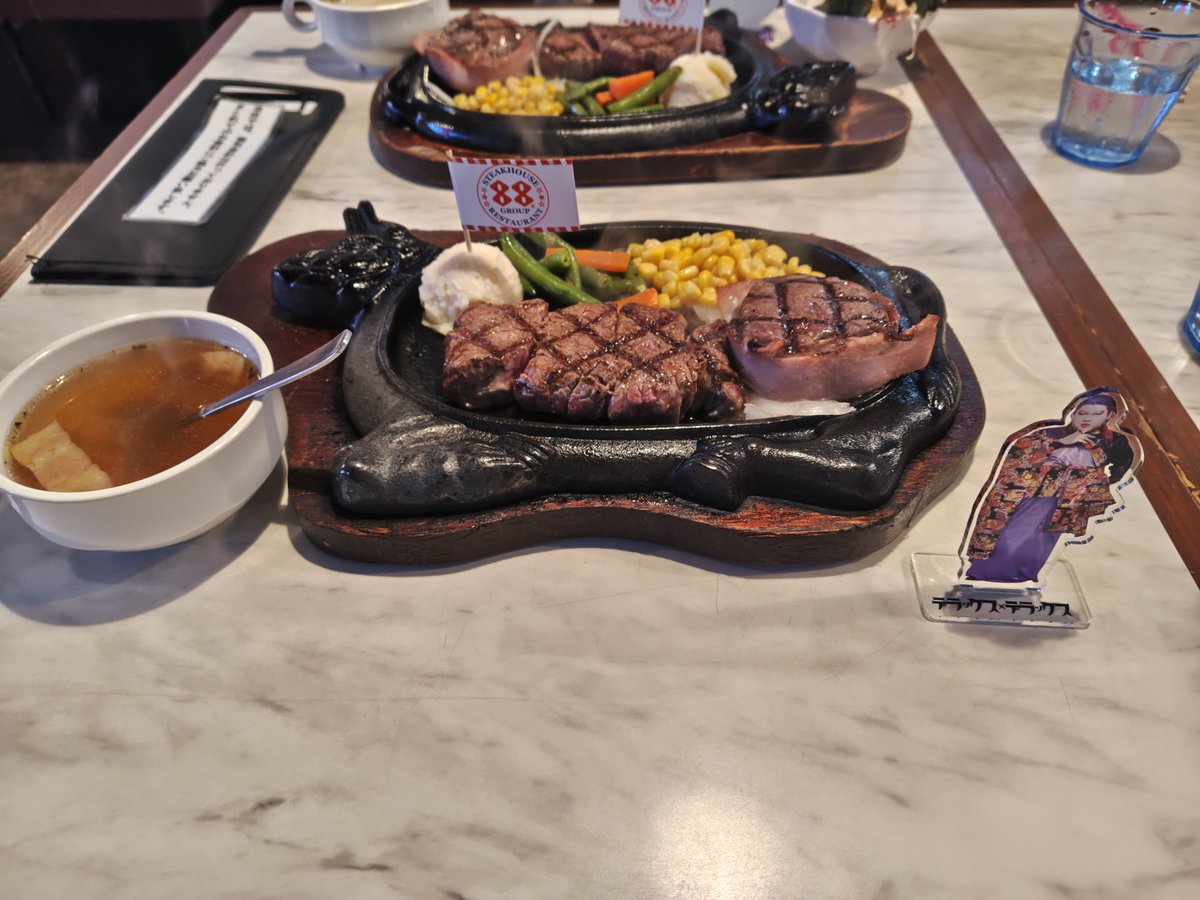 wasabi_0722's tweet photo. 沖縄遠征も最終盤。
ステーキハウス88でテンダーロインと赤肉の食べ比べセット。
いろんなソースで楽しみました。 https://t.co/I4PTVfdaly