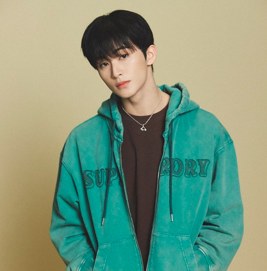 About Music tweet media