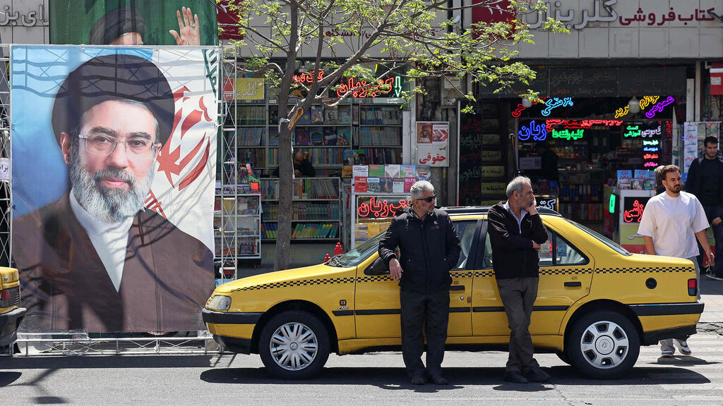 חודש לתוך המלחמה, איראן נהנית מהכנסות שיא מנפט ומגביית "דמי מעבר" במצר הורמוז. אלא שמאחורי הנזילות המיידית מסתתר משק שהולך ומתפרק. הקריסה מתקרבת?
calcal.ist/2uspzbz7
<a href="/DoronPeskin/">דורון פסקין</a>