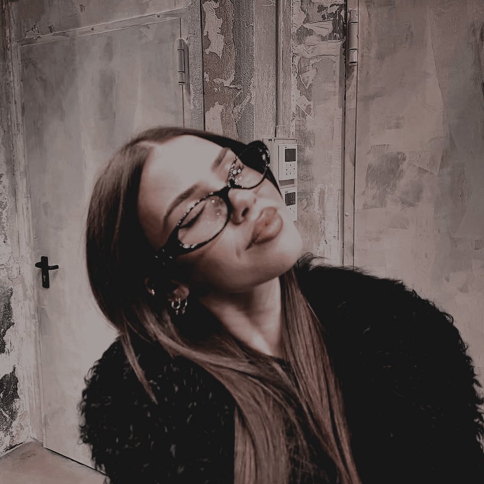 𝑖𝑠𝑎𝑏𝑒𝑙𝑙𝑎. tweet media