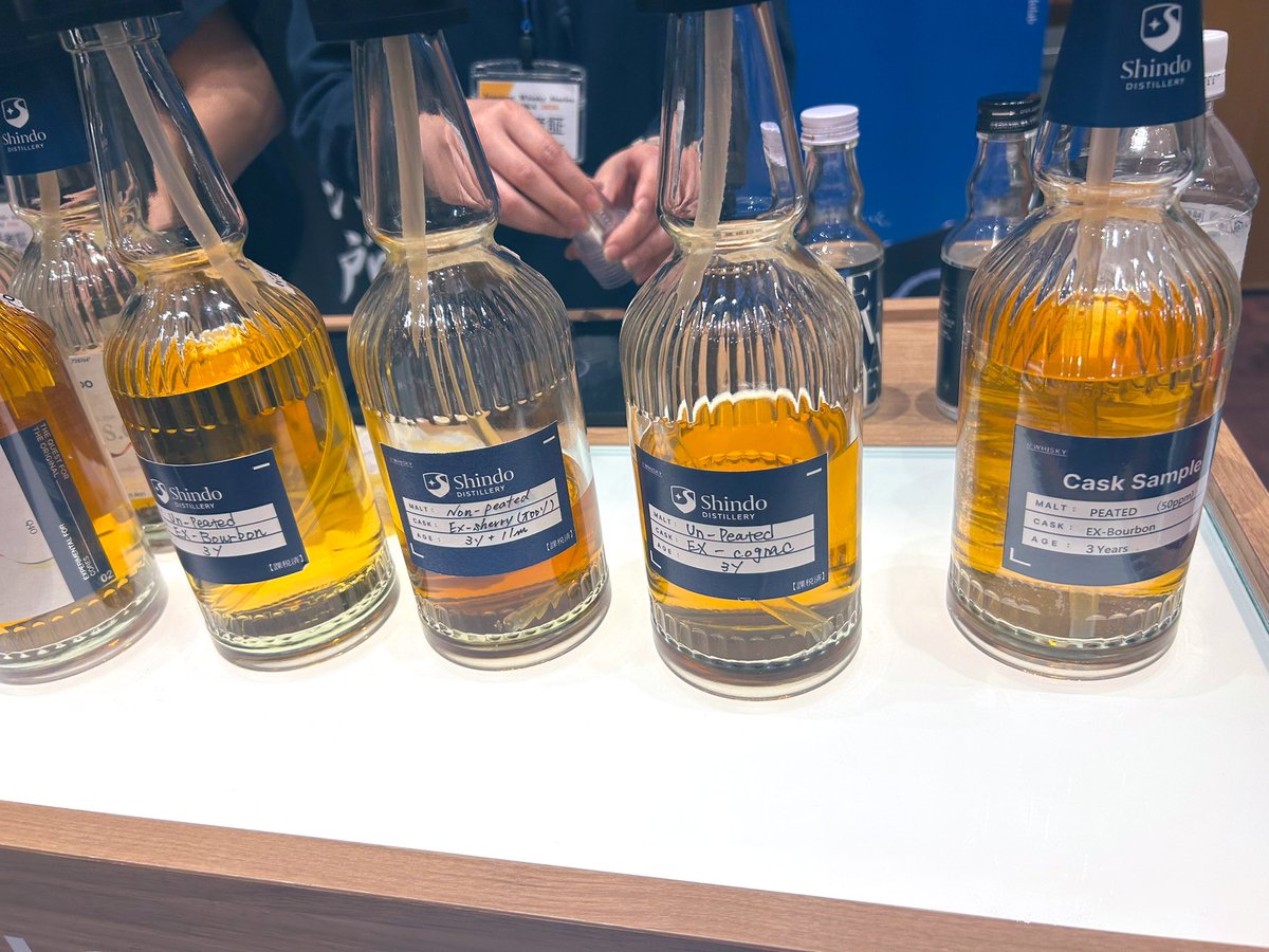 k10shopstuff's tweet photo. 4/5🍶→🥃という暴挙
ジャパニーズウイスキーストーリーズへ♪
色んな方に印象に残ったウイスキーを聞いて飲んでまわりました😆
オススメの蒸留所さんへご案内いただいたり、ここで飲んだらいいよ〜などの良いお話を教えていただいてありがとうございました♪♪
いっぱい楽しみました〜♡
#JWS福岡 https://t.co/xIg8AzNGDz