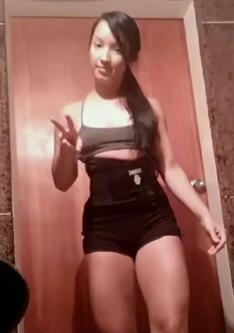 Carlosmart0328's tweet photo. Una flaquita con nalgas riquísimas yesimar perez https://t.co/F6DhPKPmZ0