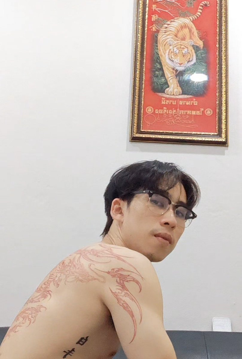 XUNXUSS. tweet media