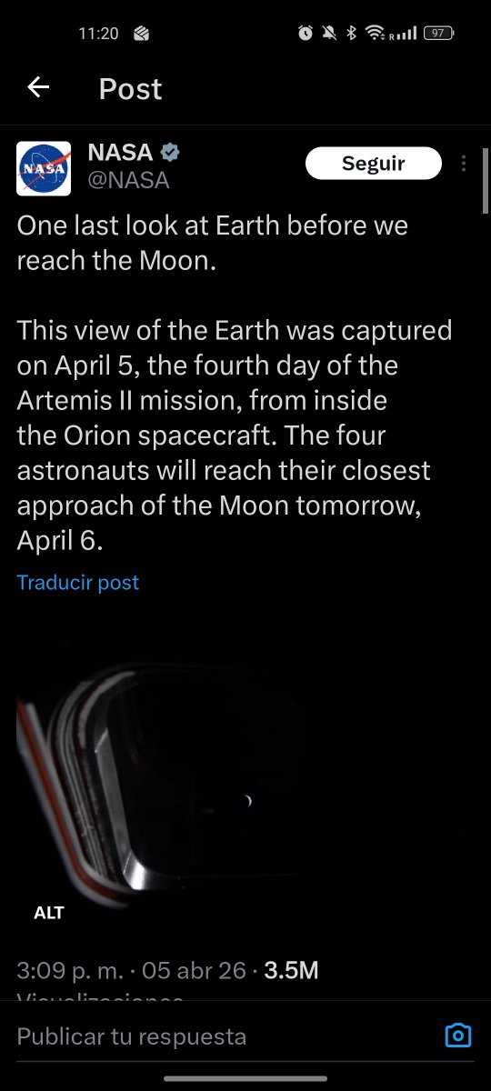 YA0S's tweet photo. @azucenau Por favor señorita periodista corrija la nota de su CM 

La foto es de la tierra, no de la luna 

https://t.co/9jr1txa99K https://t.co/qAFSkiueGG