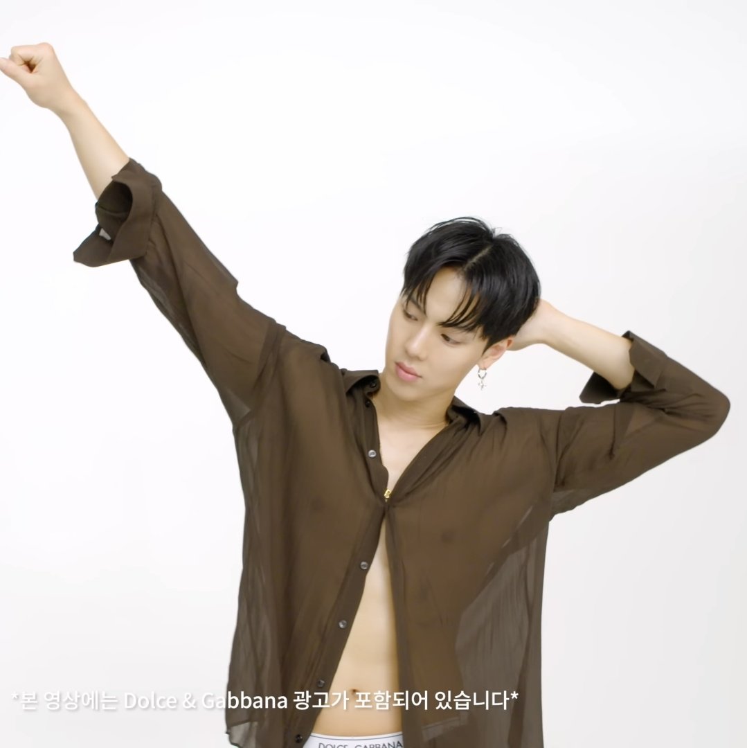 데피소 tweet media