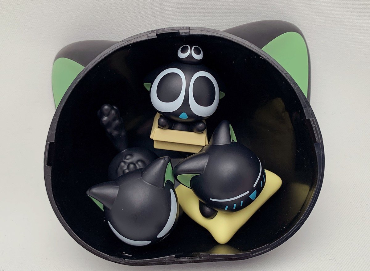 Kotobukiya_akb's tweet image. 【コトブキヤ秋葉原館2階】
商品情報🐈‍⬛
「羅⼩黒戦記(ロシャオヘイセンキ) シャオヘイ」
・⽇常シリーズ ミニフィギュア 全14種 1個/3個入
・むぎゅっとシリーズ ぬいぐるみマスコット 全7種
各種￥1,760(税込)

見ているだけでも癒されるシャオヘイをお見逃しなく💕
#ロシャオヘイセンキ　#KOTOBUKIYA