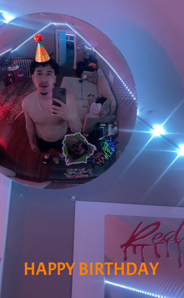 Damien 🦇 tweet media