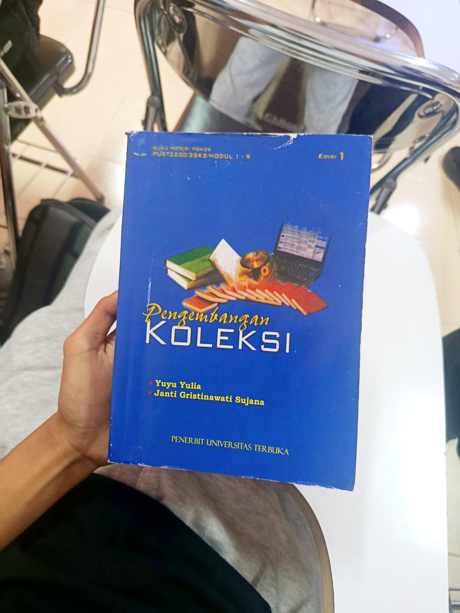 yogaa calon pustakawan²⁴🐈 tweet media