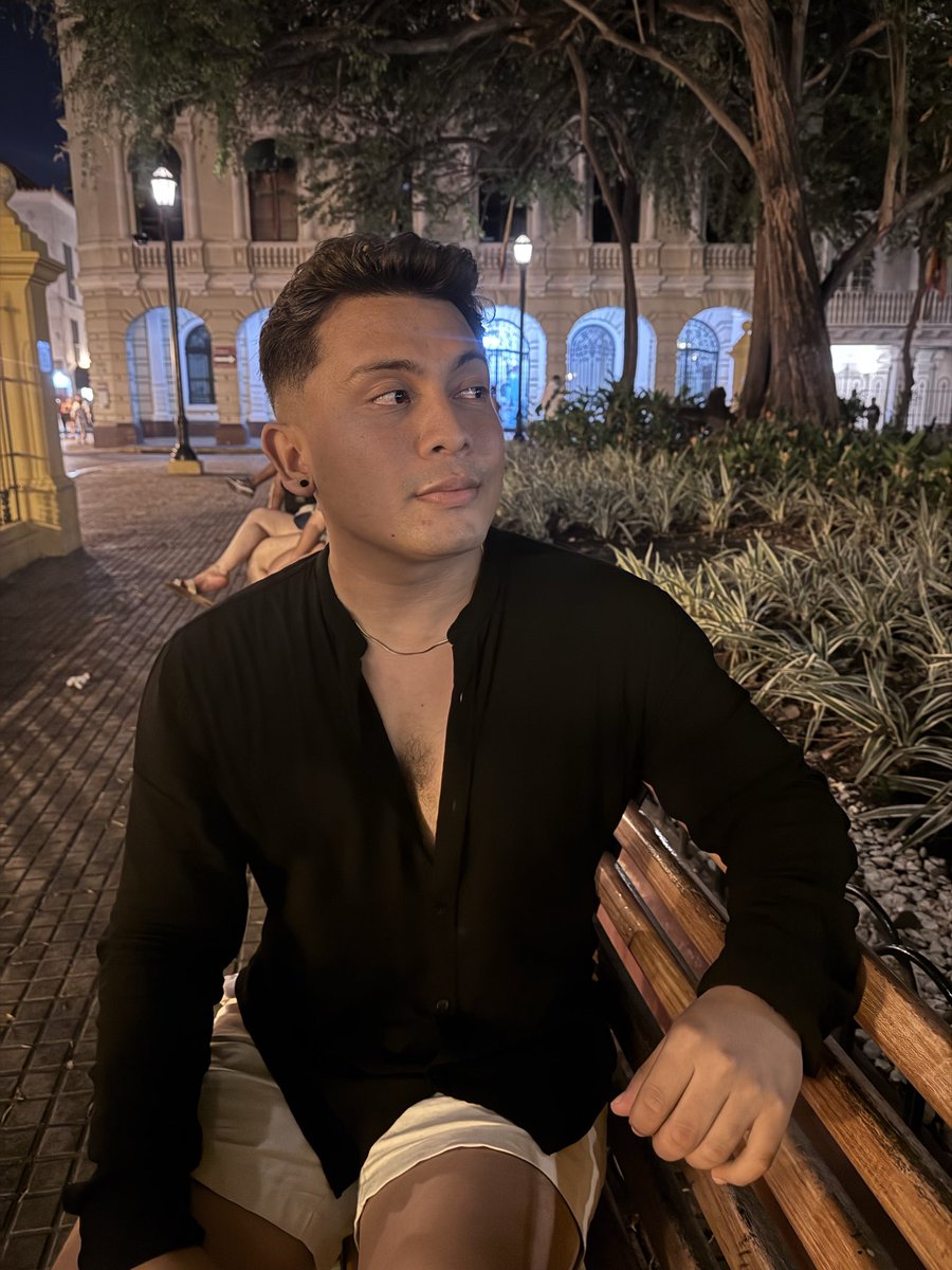 Andrusep19's tweet photo. Abril ✨ https://t.co/RISRWRkW8z