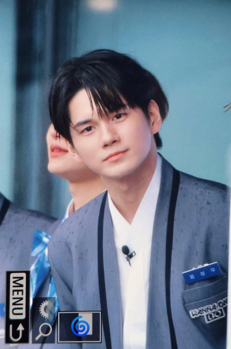 seongwu media tweet media