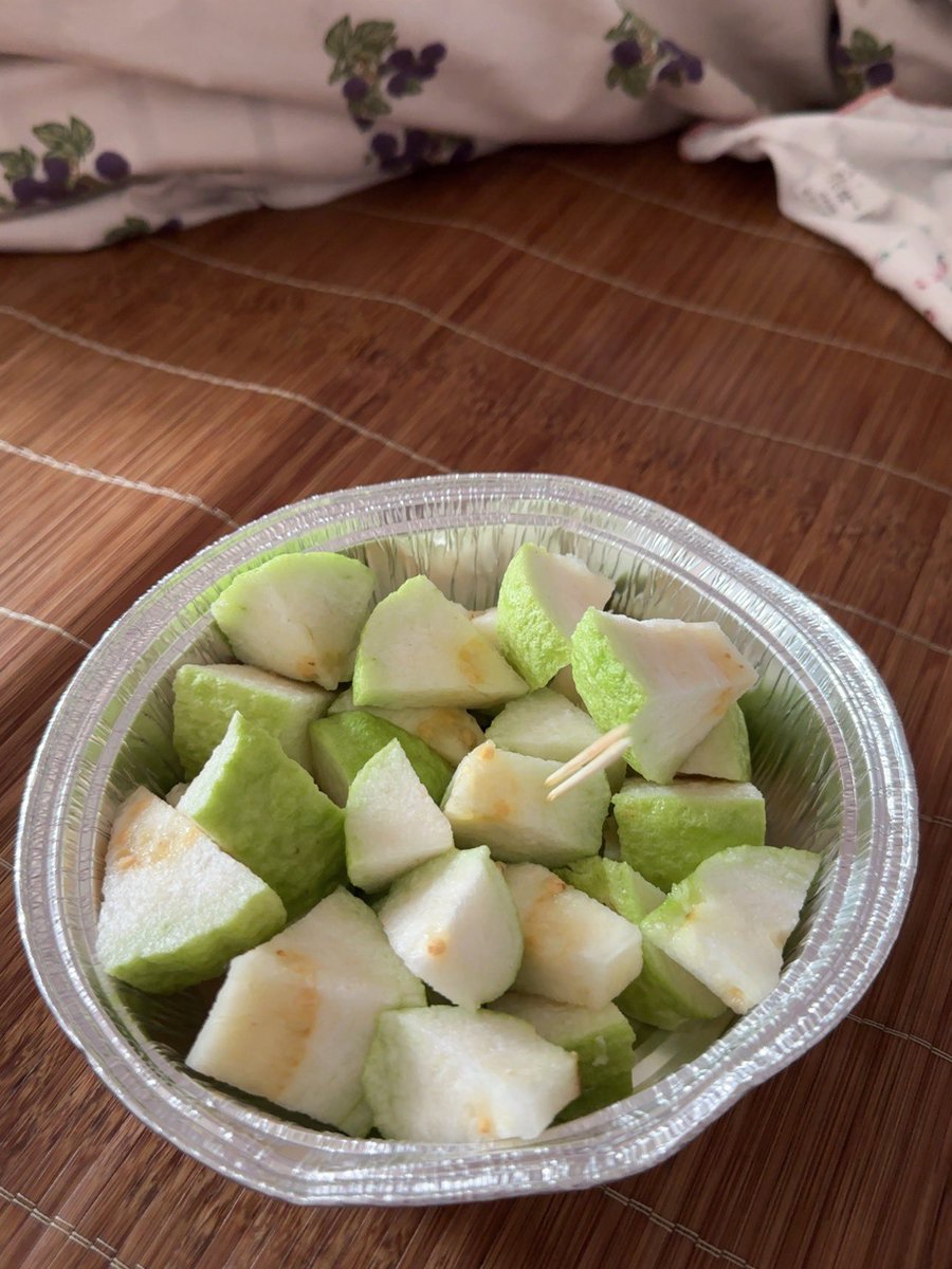 我的心裂了条缝你把它当成b tweet media