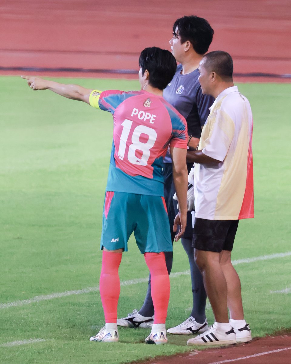 º·˚♡ คนดีจะได้เจอเมนกี่โมง 🍊🐧🖤 tweet media