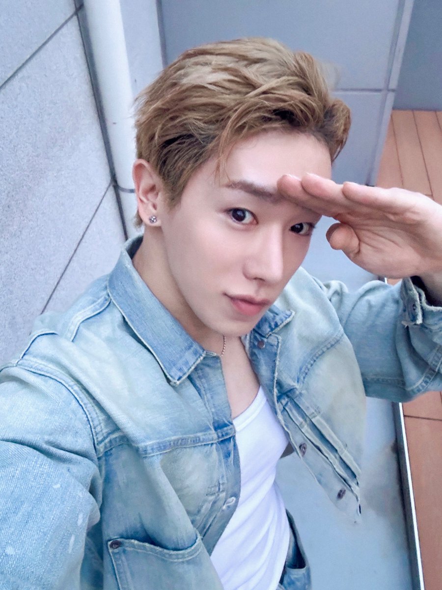 라잌호오오오💙 tweet media