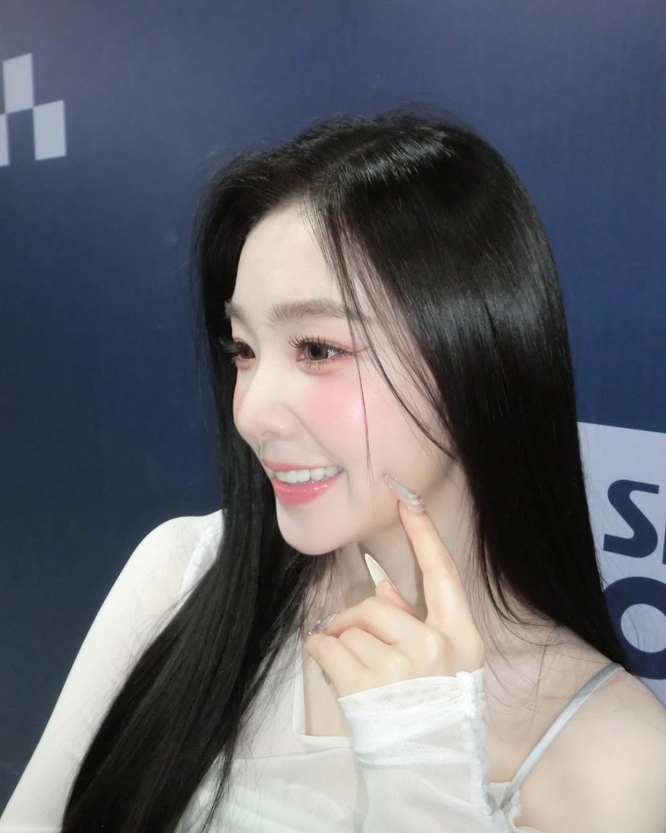 Irene 아이린 Global 🌷 tweet media